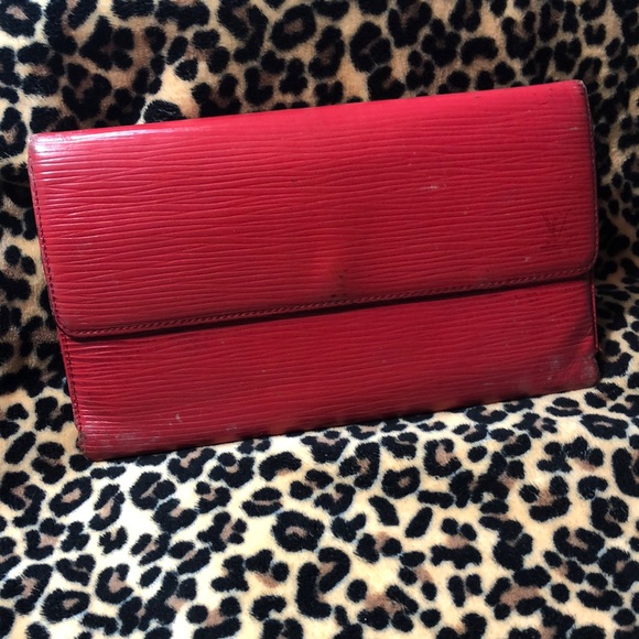 Louis Vuitton Wallet Porte Monnaie EPI wallet - Picture 1 of 11